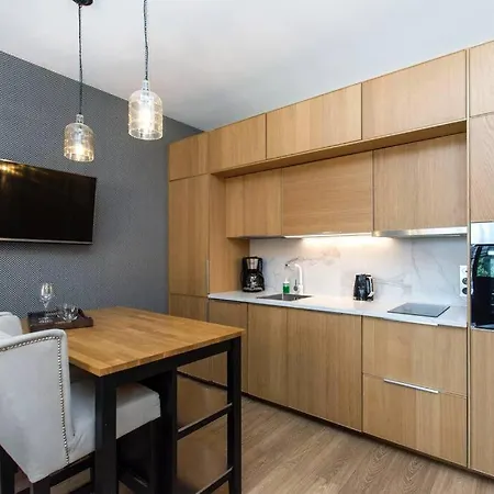Center - Brabank By Apartmore